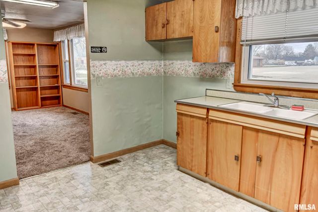 417 N Cheney Street, Taylorville, IL 62568