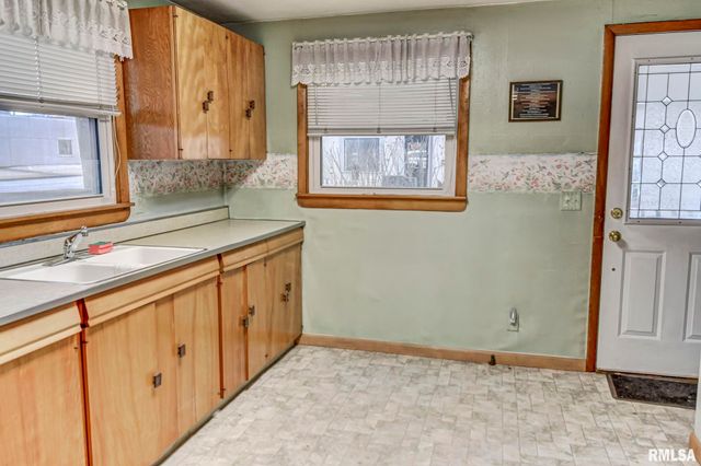 417 N Cheney Street, Taylorville, IL 62568