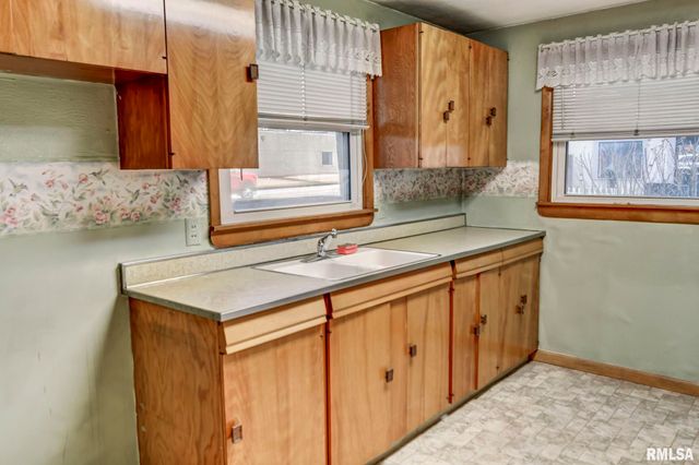 417 N Cheney Street, Taylorville, IL 62568