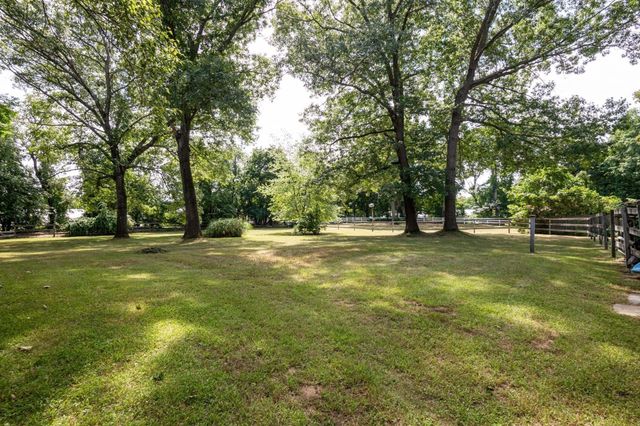 67 Cross St, Rowley, MA 01969