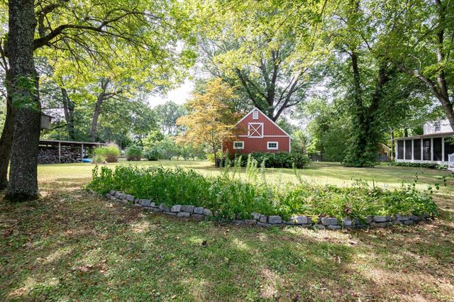 67 Cross St, Rowley, MA 01969