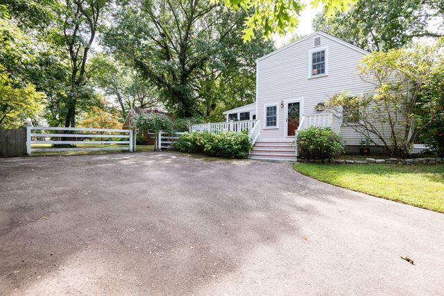 67 Cross St, Rowley, MA 01969