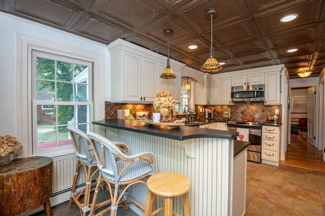 67 Cross St, Rowley, MA 01969