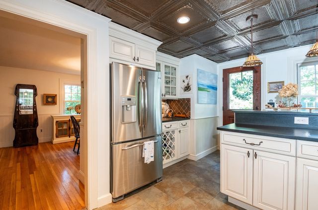 67 Cross St, Rowley, MA 01969