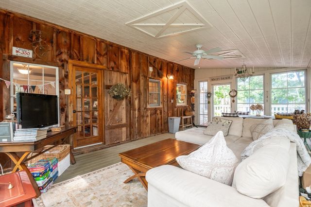 67 Cross St, Rowley, MA 01969