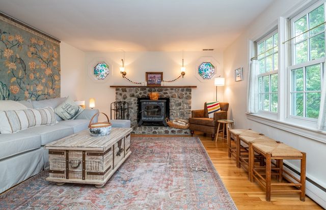 67 Cross St, Rowley, MA 01969