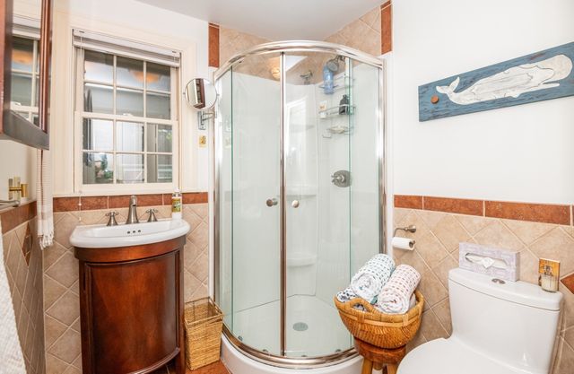 67 Cross St, Rowley, MA 01969