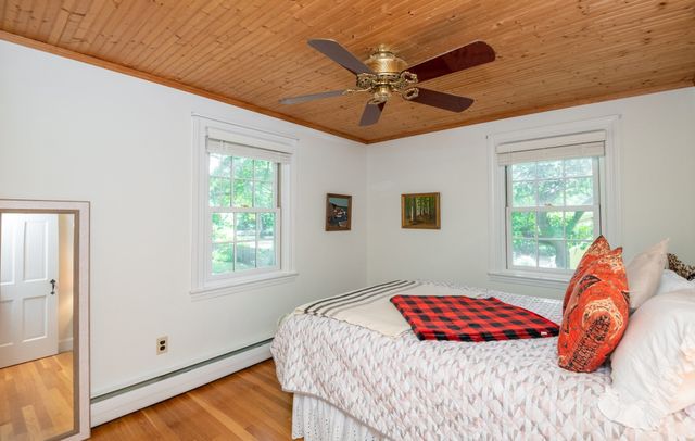 67 Cross St, Rowley, MA 01969