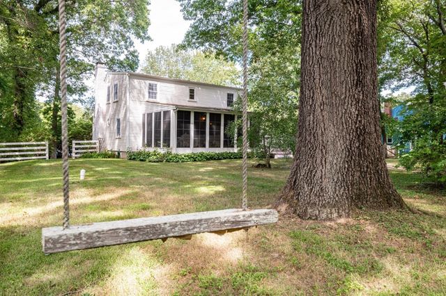 67 Cross St, Rowley, MA 01969