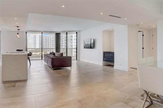 20191 E Country Club Drive 802, Aventura, FL 33180
