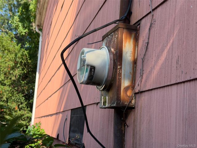 827 Pine Street, Brooklyn, NY 11208