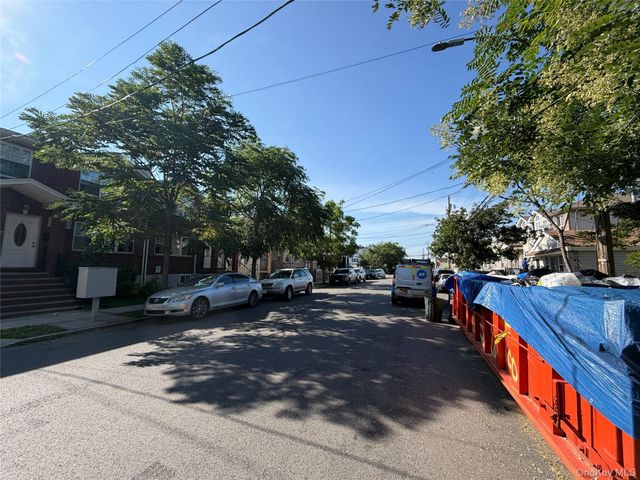 827 Pine Street, Brooklyn, NY 11208