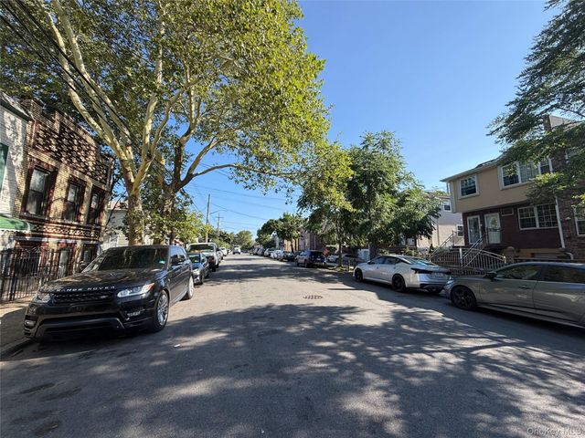 827 Pine Street, Brooklyn, NY 11208