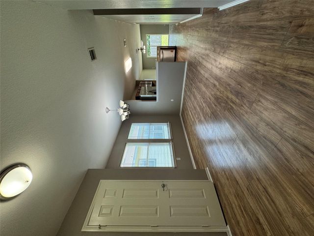7201 Cayenne LN, Austin, TX 78741