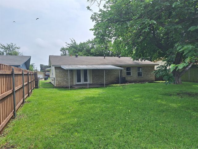 209 Heather Drive, Garland, TX 75042