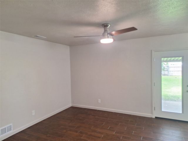 209 Heather Drive, Garland, TX 75042