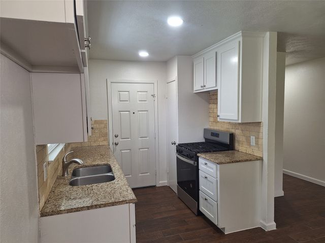 209 Heather Drive, Garland, TX 75042