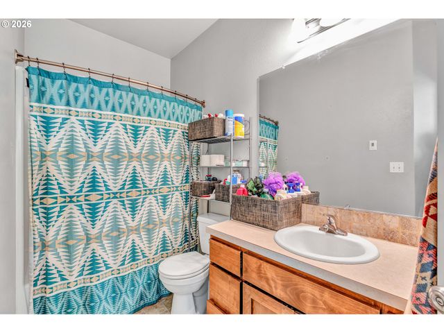 2278 Se 171ST Ave, Portland, OR 97233