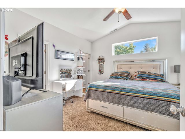 2278 Se 171ST Ave, Portland, OR 97233