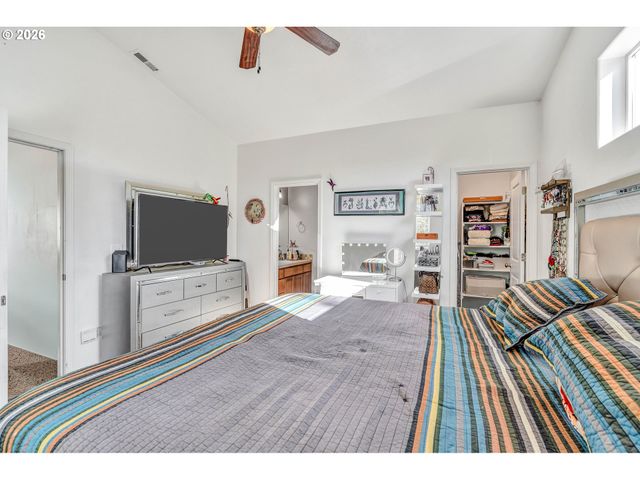 2278 Se 171ST Ave, Portland, OR 97233