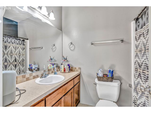 2278 Se 171ST Ave, Portland, OR 97233