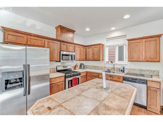 2278 Se 171ST Ave, Portland, OR 97233