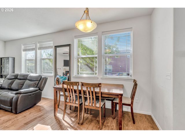 2278 Se 171ST Ave, Portland, OR 97233