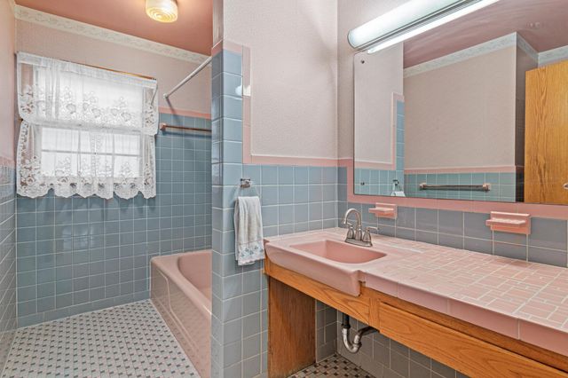 1244 Skillman Avenue W, Roseville, MN 55113