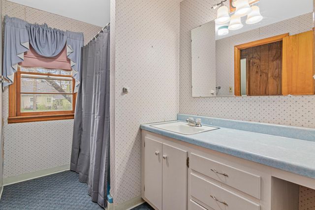 1244 Skillman Avenue W, Roseville, MN 55113