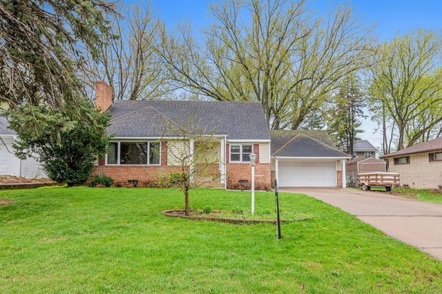 1244 Skillman Avenue W, Roseville, MN 55113
