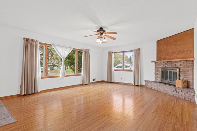 1244 Skillman Avenue W, Roseville, MN 55113