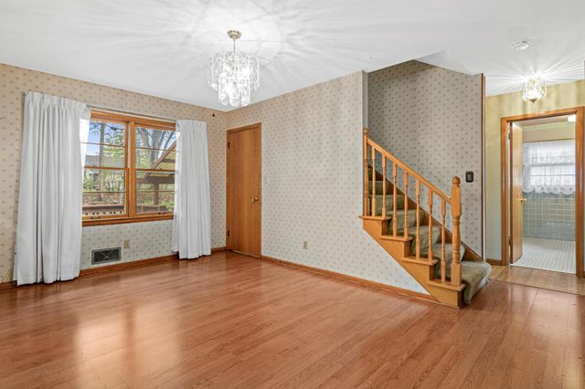 1244 Skillman Avenue W, Roseville, MN 55113