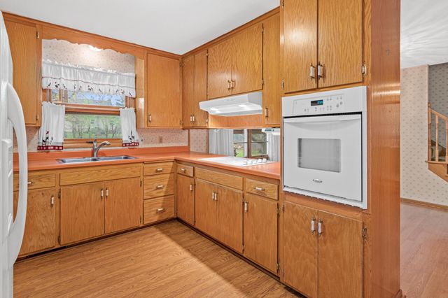 1244 Skillman Avenue W, Roseville, MN 55113