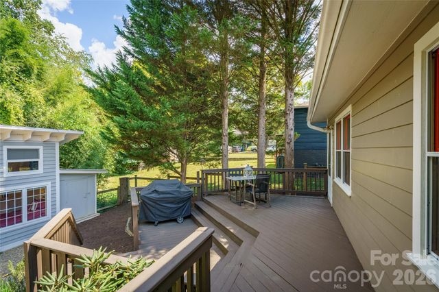 101 Olney Road, Asheville, NC 28806