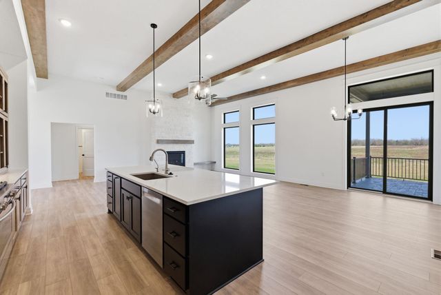 16705 W Hickory Ct, Goddard, KS 67052