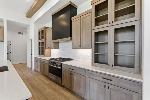 16705 W Hickory Ct, Goddard, KS 67052