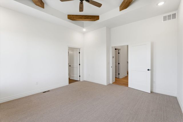 16705 W Hickory Ct, Goddard, KS 67052