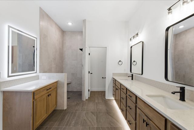 16705 W Hickory Ct, Goddard, KS 67052