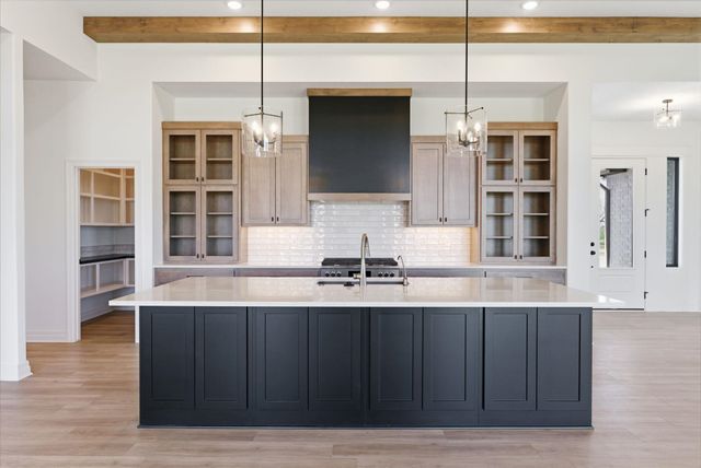 16705 W Hickory Ct, Goddard, KS 67052