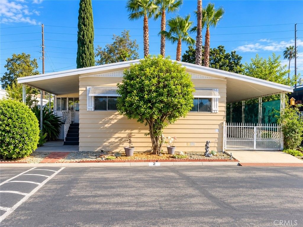 9391 California Avenue 2, Riverside, CA 92503 — exterior