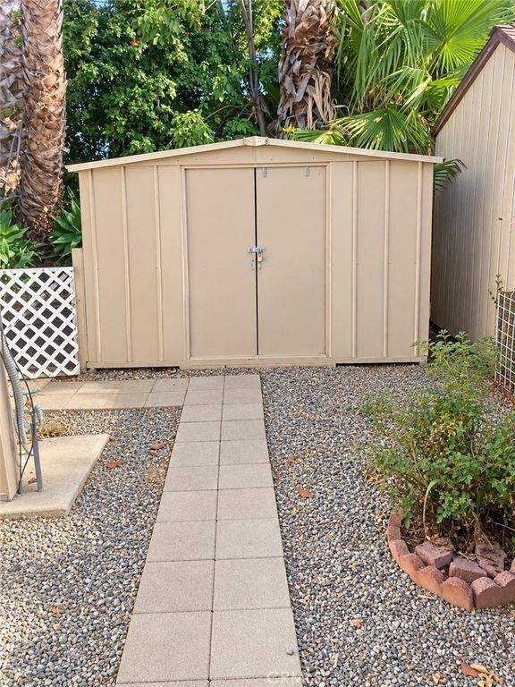 9391 California Avenue 2, Riverside, CA 92503 — photo 5