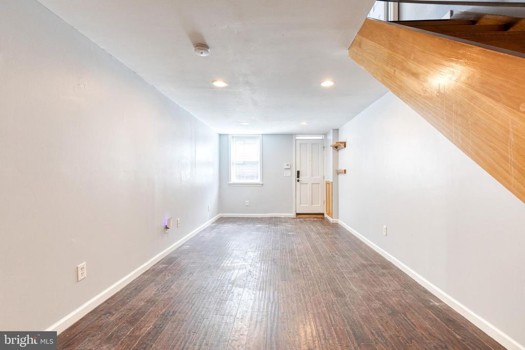 Image 10 of property listing at 302 S DUNCAN ST, Baltimore, MD 21231