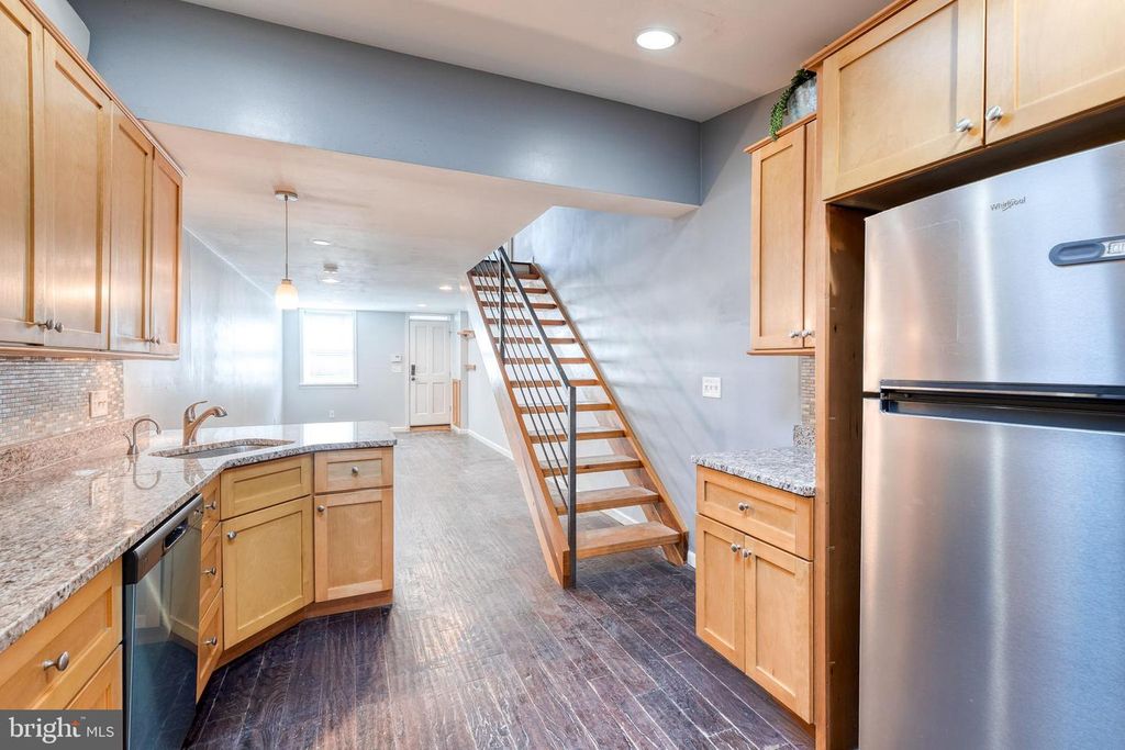 Image 16 of property listing at 302 S DUNCAN ST, Baltimore, MD 21231