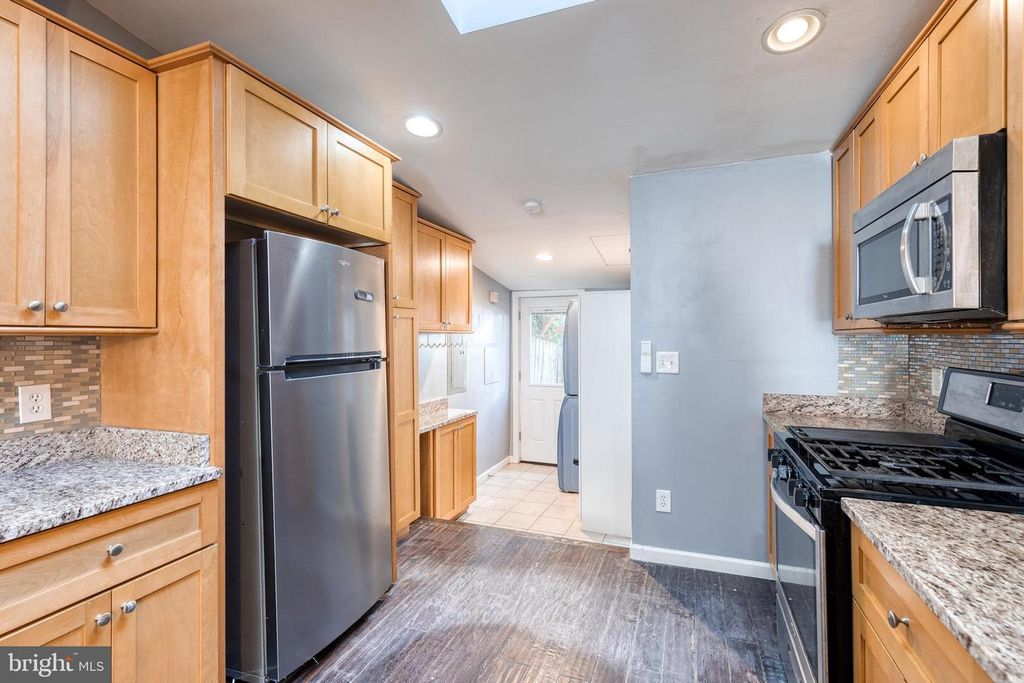 Image 17 of property listing at 302 S DUNCAN ST, Baltimore, MD 21231