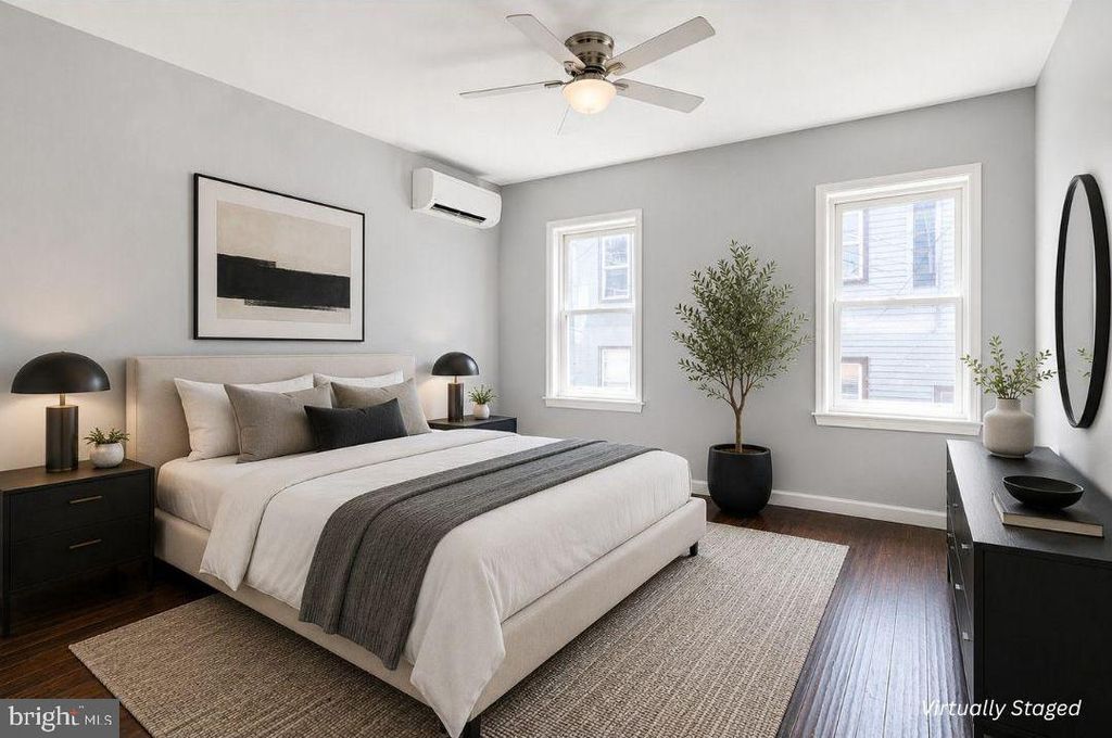 Image 2 of property listing at 302 S DUNCAN ST, Baltimore, MD 21231