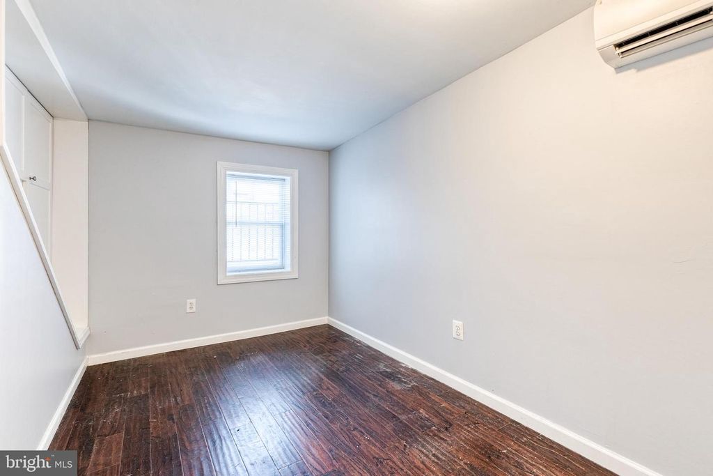 Image 21 of property listing at 302 S DUNCAN ST, Baltimore, MD 21231