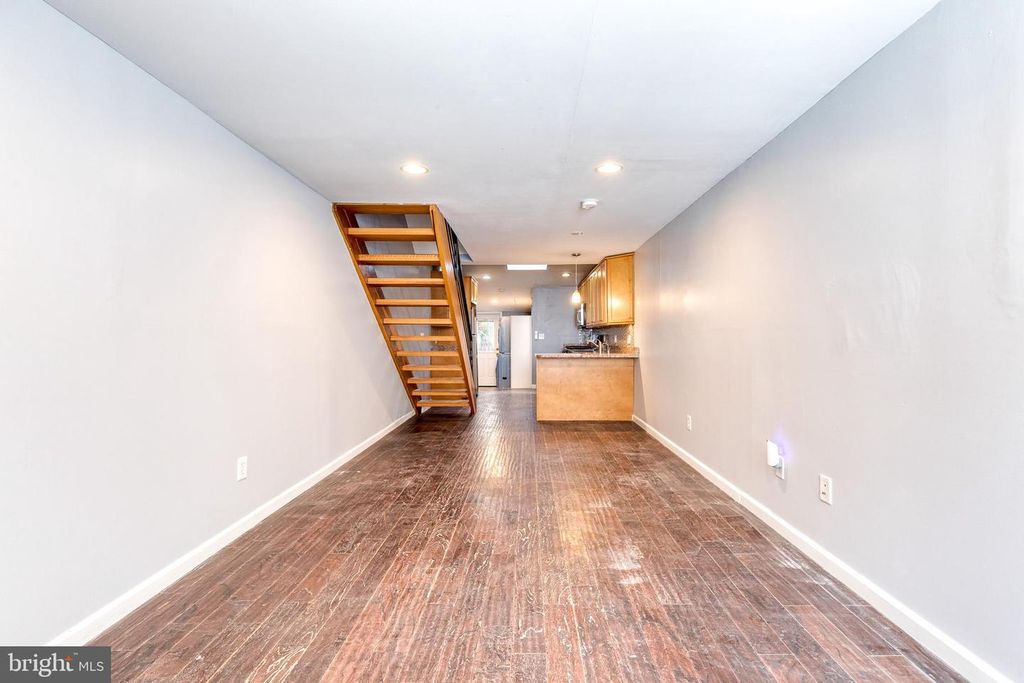 Image 7 of property listing at 302 S DUNCAN ST, Baltimore, MD 21231