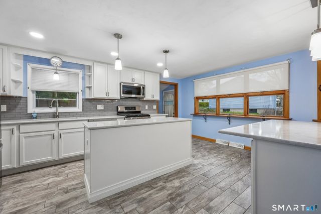 6 Anne Avenue, Seymour, CT 06483