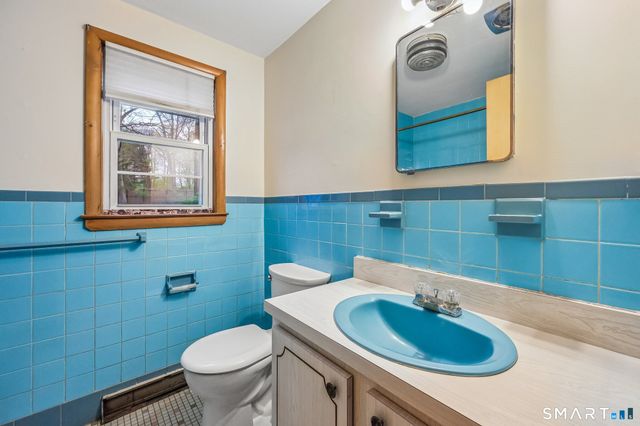 6 Anne Avenue, Seymour, CT 06483