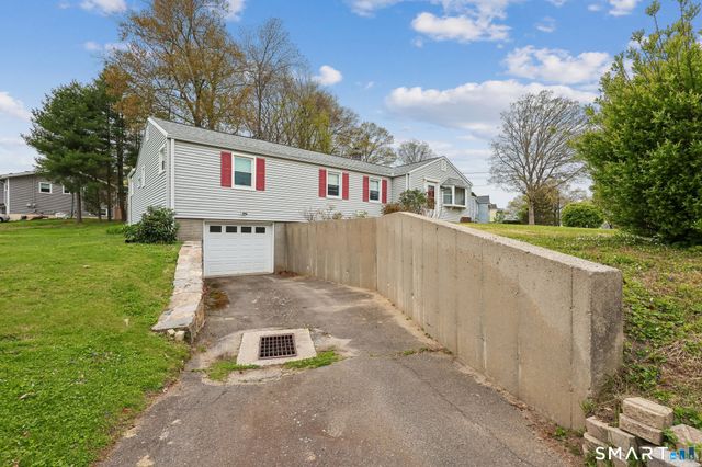 6 Anne Avenue, Seymour, CT 06483